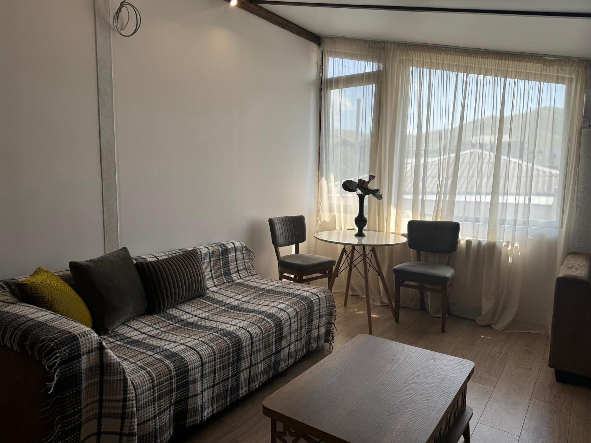 Guest House Elene 哥里 外观 照片