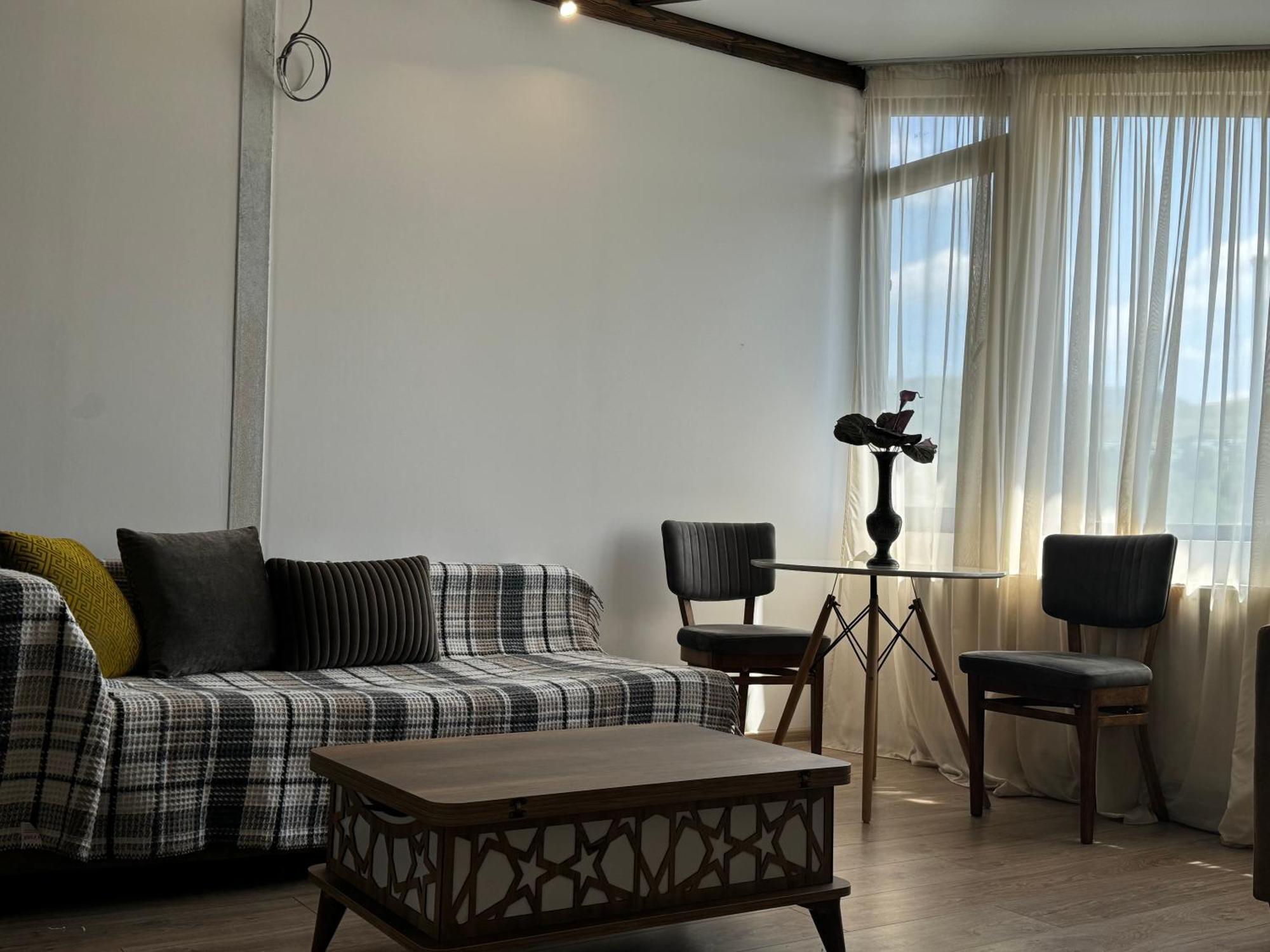 Guest House Elene 哥里 外观 照片